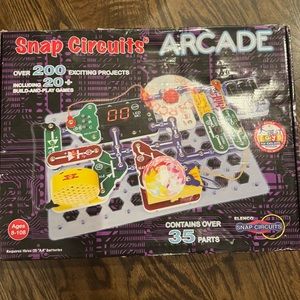 Lightly used Snap Circuit Arcade. All pieces included.